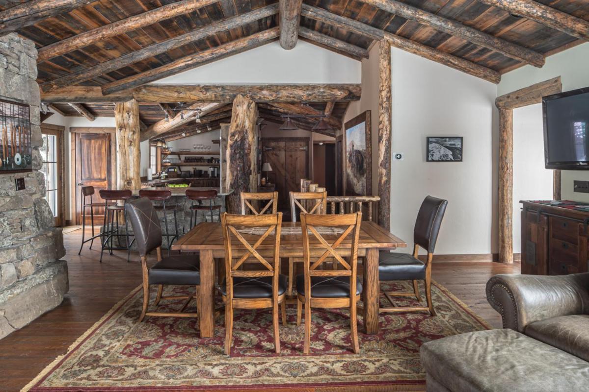 Hobbit House Villa Big Sky Dış mekan fotoğraf