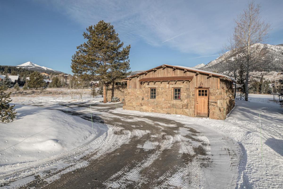 Hobbit House Villa Big Sky Dış mekan fotoğraf